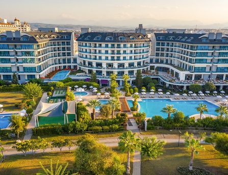 Commodore Elite Suites & Spa