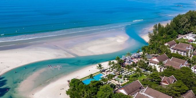 Apsara Beachfront Resort and Villa