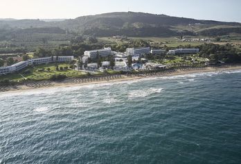 ROBINSON KYLLINI BEACH