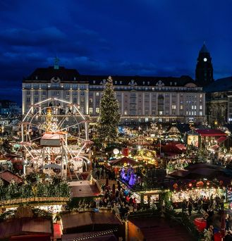 Der Dresdener Striezelmarkt von oben