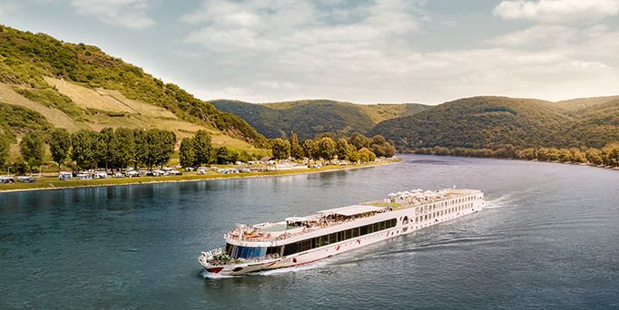 Flusskreuzfahrtschiff 