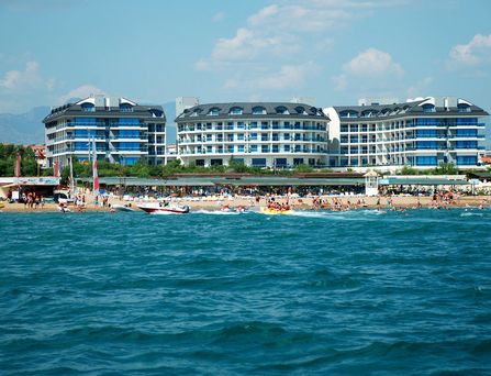 Commodore Elite Suites & Spa