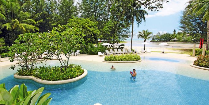 Apsara Beachfront Resort and Villa