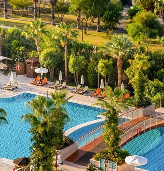 Commodore Elite Suites & Spa