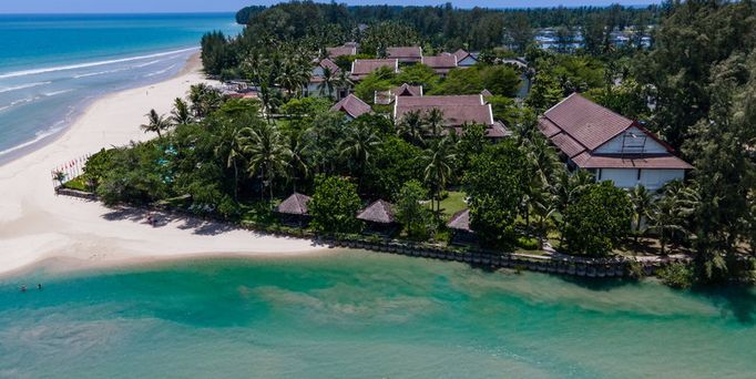 Apsara Beachfront Resort and Villa