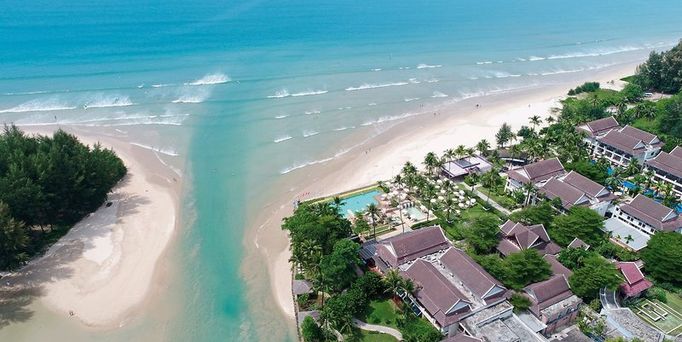 Apsara Beachfront Resort and Villa